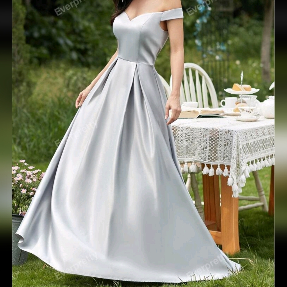Elegant Blue Off the Shoulder Gown for Prom